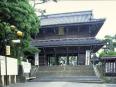 日蓮生誕地に建てられたという、千葉県鴨川市の誕生寺