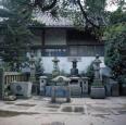 静岡県下田市、宝福寺にあるお吉の墓