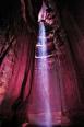 南西部にある洞窟内の滝ルビーフォールズ／撮影・drarkane http://goo.gl/fBO8h