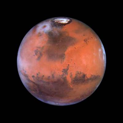 上部にあるのが火星の北極の極冠／NASA