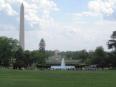左がワシントン記念塔、奥がジェファーソン記念館／撮影・achuertas http://goo.gl/L0rDM