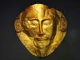 1876年にシュリーマンが発見した、アガメムノンとされるマスク（アテネ・国立考古学博物館蔵）／撮影・Chrstian Stock https://goo.gl/G2FfoZ