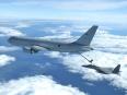 空中給油機KC-767と戦闘機F-15