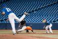 一塁への牽制球/撮影・Craig Chapman [CC BY 2.0] https://goo.gl/TtSyog